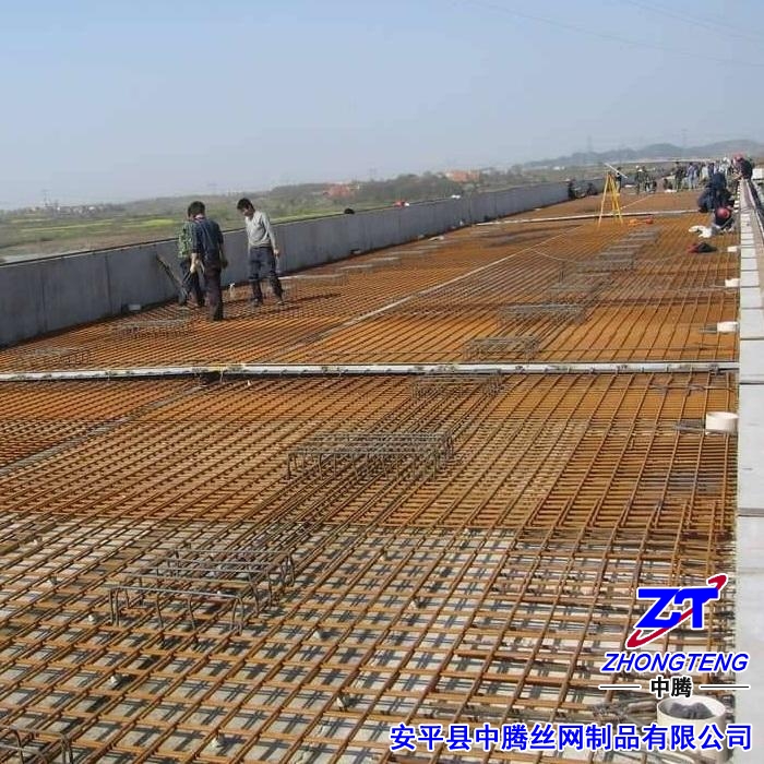  专业钢筋网厂家产品12mm钢筋焊接网片应用在桥面改造
