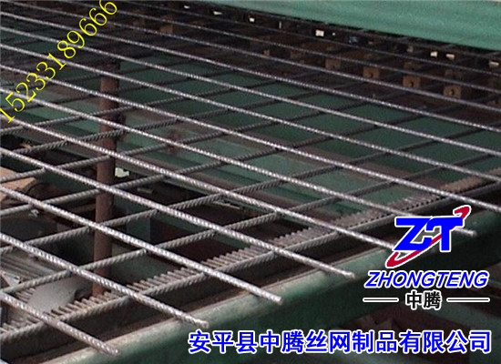 防裂钢筋网厂家生产防裂钢筋网片HRB400钢筋网